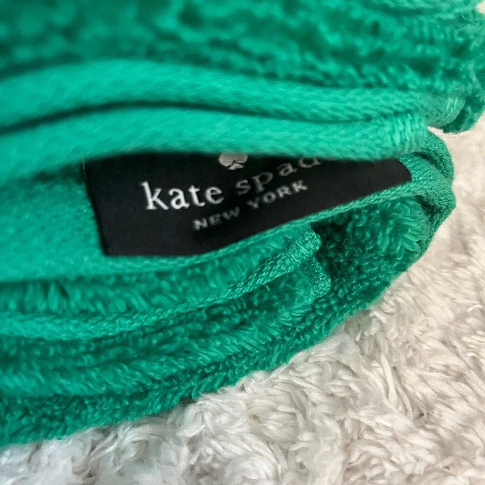 kate spade Vibrant Green Hand Towel Set of 2 NWT